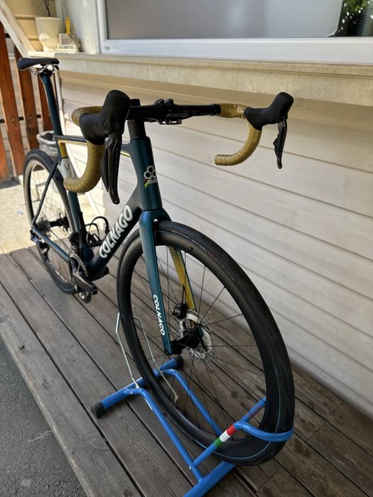 Карбонов шосеен велосипед Colnago V3 Disc Carbon – Blue/Gold