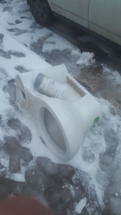 Унитаз. Для ремонта стройки.