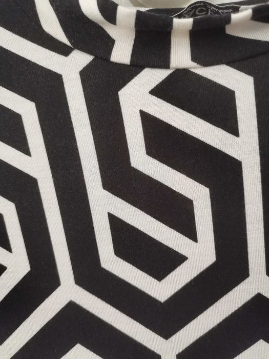 Геометрична Дамска блузка