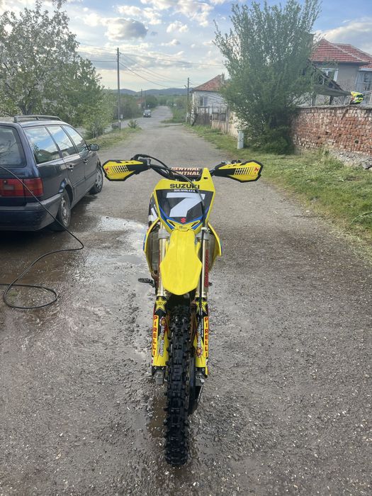 Suzuki rmz 250.