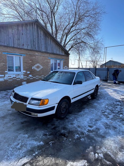 Продам ауди 100 с4