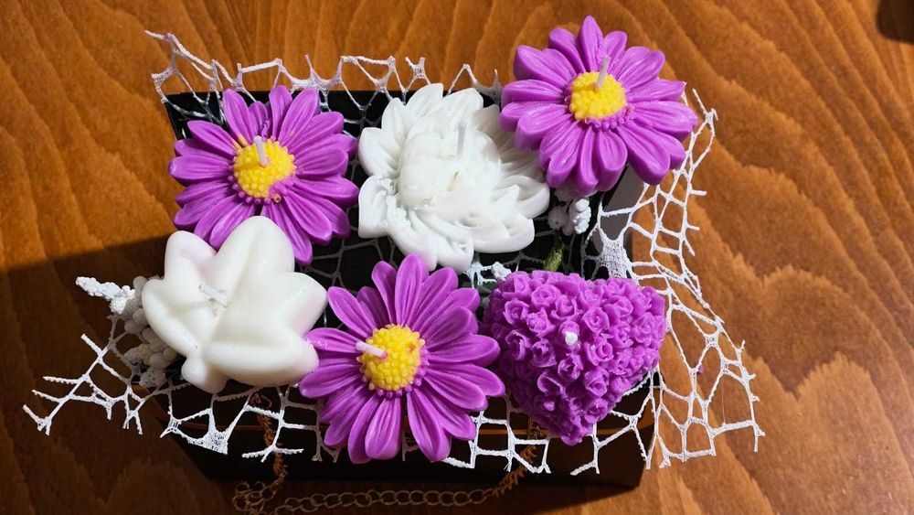 Незабравим Подарък: Ръчно Изработени Ароматни Свещи в Стилна Опаковка