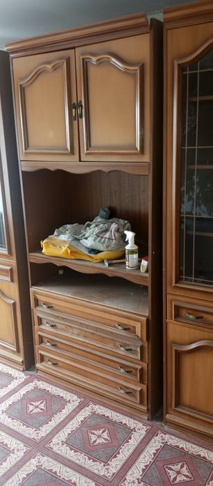 Продам стенку мануэлу в хорошем состоянии