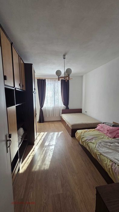 Продава 4-СТАЕН      град Добрич, Център