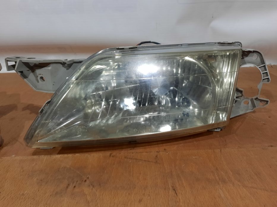 Фары Мазда Премаси