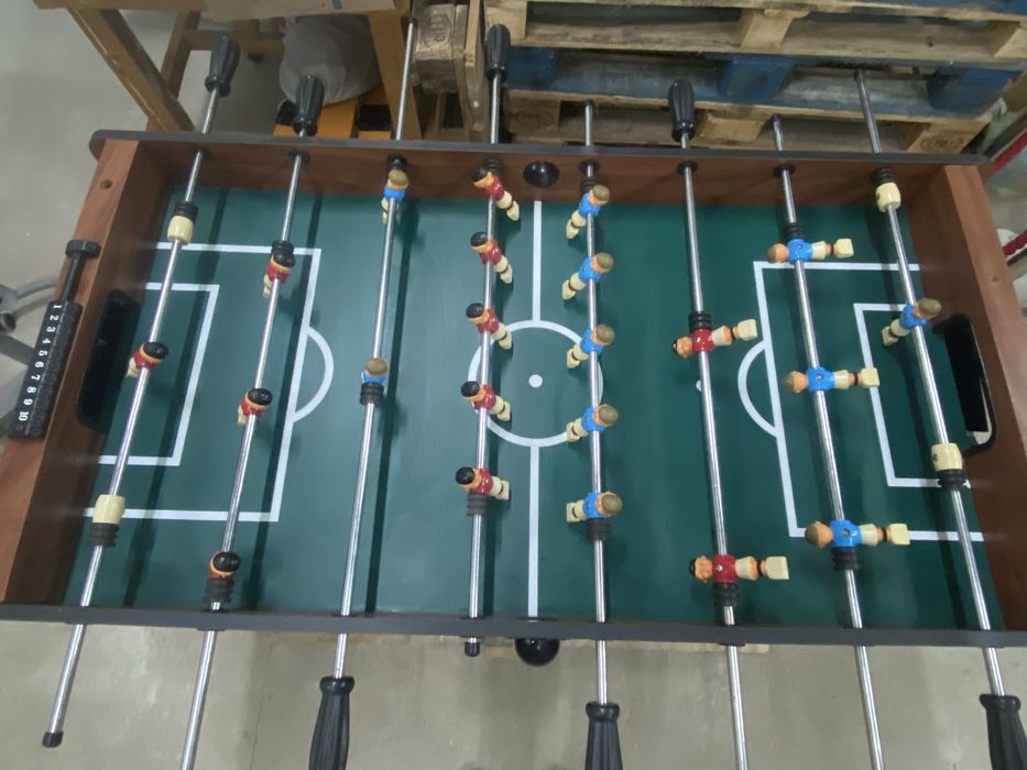 Masa de foosball (masa de fotbal)