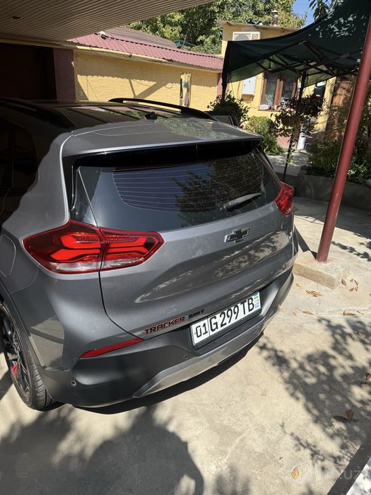 Chevrolet Traker 2   Red line