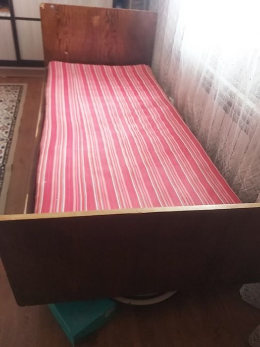 Односпальная кровать