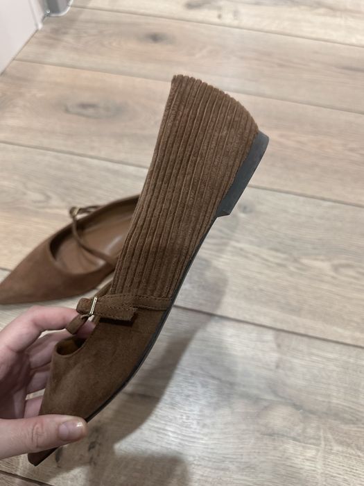 Балетки замшевые Charles & Keith