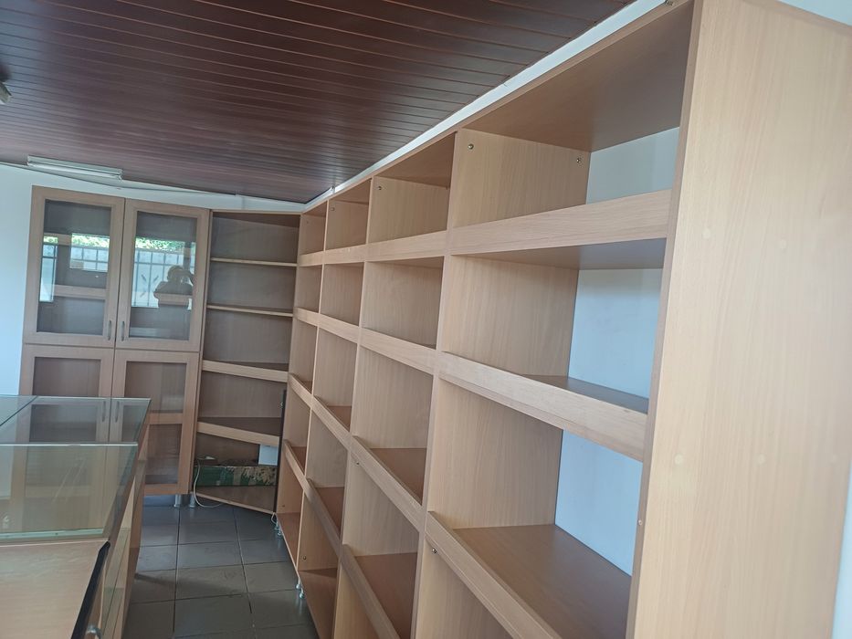 Mobilier pentru magazin