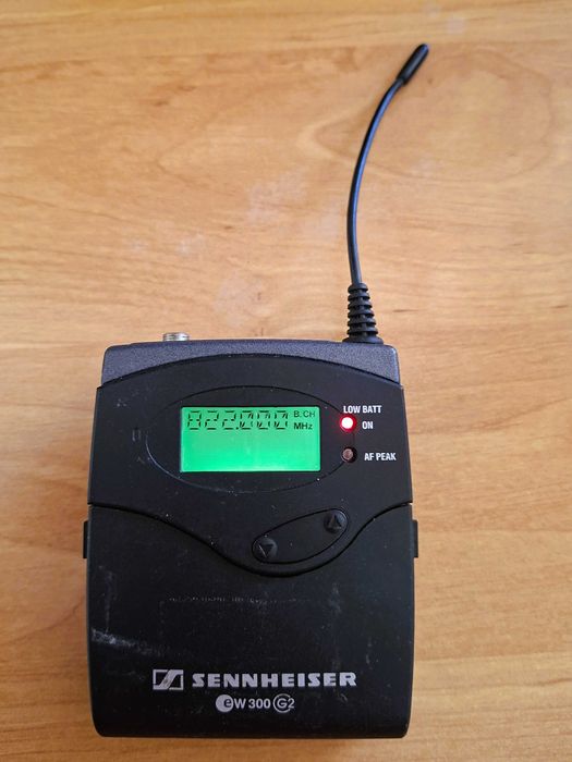 Shure UR1 Bodypack Wireless Transmitter si Sennheiser EW300 G2 Receiver