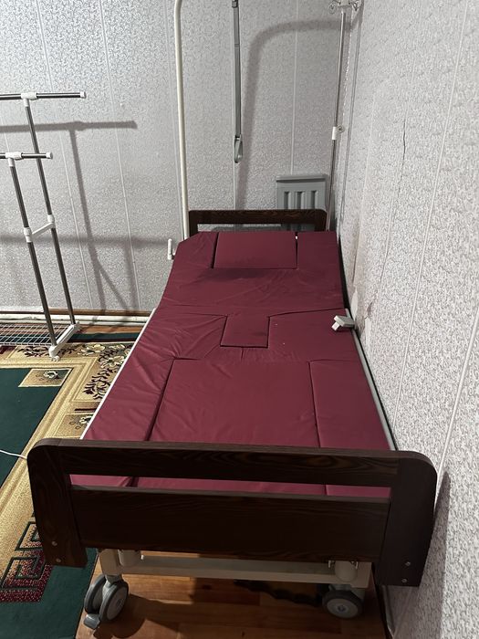 Медицинская кровать