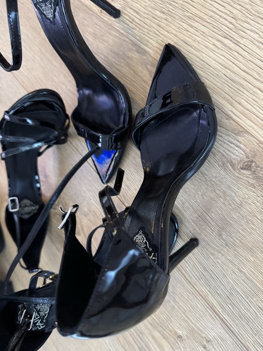 Sandale 2 perechi la pret de una