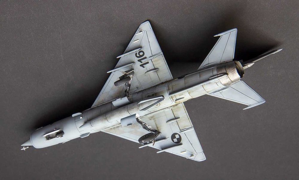 подарочная модель самолёта МИГ-21 в масштабе 1/72 пр. СССР!