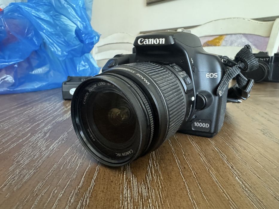 Canon 1000D фотоаппарат