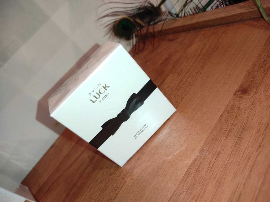 парфюми Luck AVON
