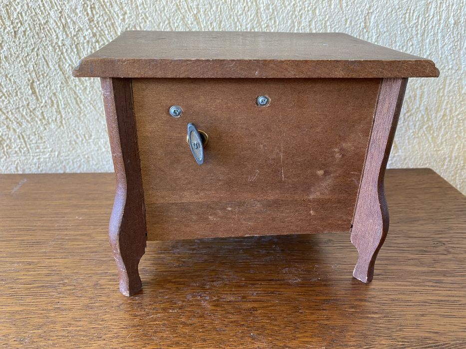 Немска музикална кутия за бижута от дъб