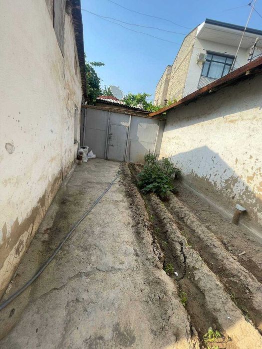 Уй сотилади Яккасарой Б.Хилолий 3-тор 80-уй