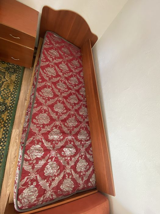 Продам кроват одна спальный