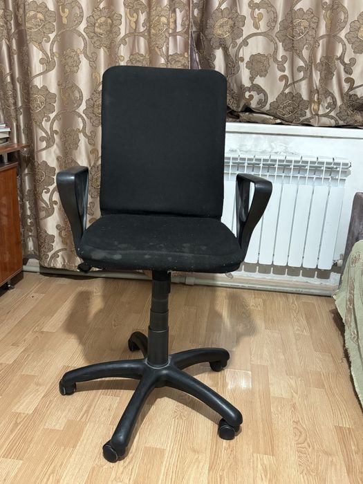 Стол для офиса черный