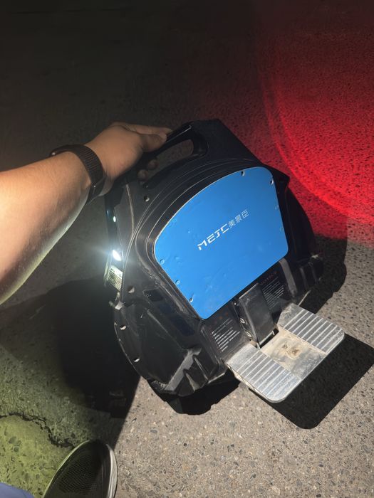 Elektr samokat (Monokoleso) sotiladi.Tezlik:20km,vazn130 kg
