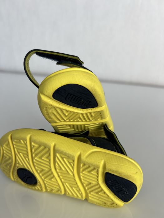 Sandale Puma marime 20 ca noi