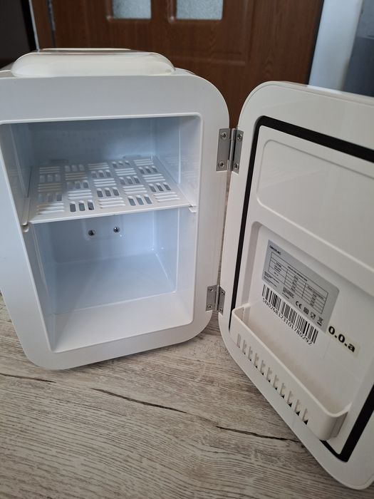 Mini frigider cecotec