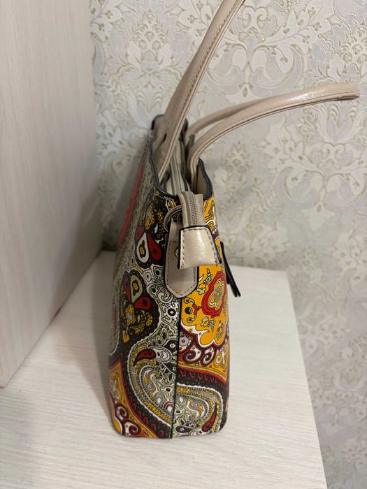 Продам женскую сумку Tosoco