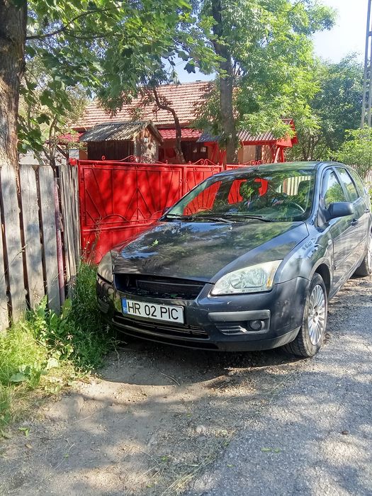 Vând Ford focus  2