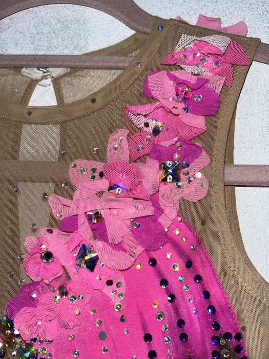 Costum de gimnastică ritmică