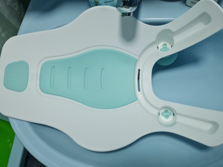 Vând scaun baie bebe