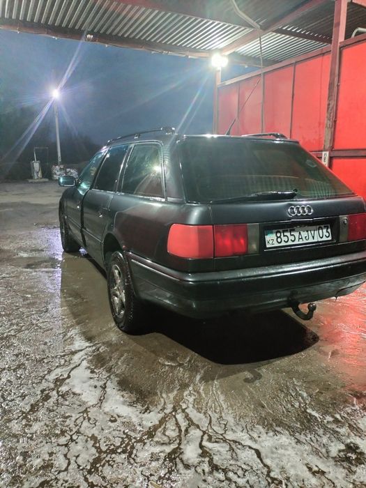Продам Ауди универсал. В хорошем состояний.