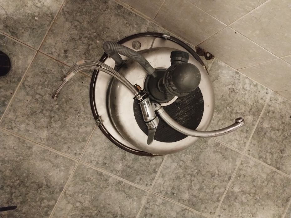 Мивка със смесител