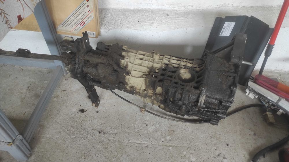 Vând piese Dacia papuc diesel 2006