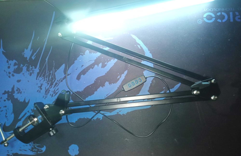 Продам USB лампу х/т свечения