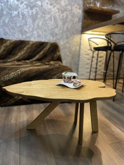 Столики лист монстеры