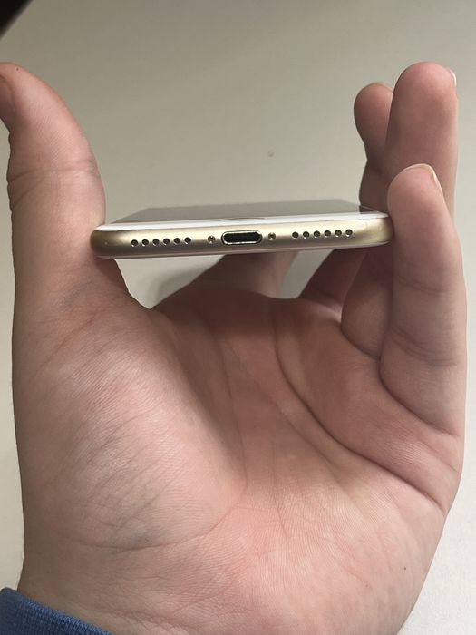 продаю iphone 7 gold в нормальном состояние