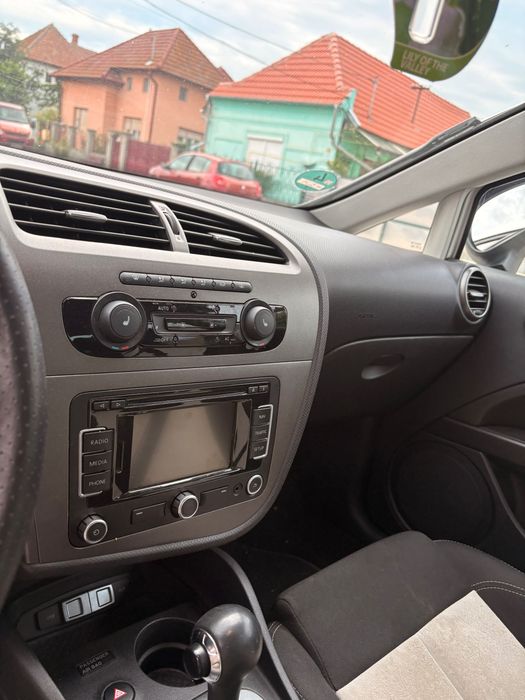 Seat Leon FR 1.8 TSI, 210.000 km, motor refăcut complet, pistoane și injectoare noi distribuție, întreținut bine, acte ok, 8000€, negociabil. Preț bun