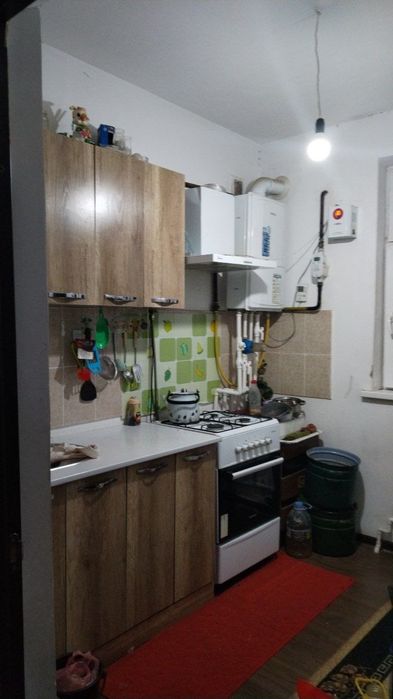 3-Xonali Kvartira sotiladi 3 - Etajli Dom 1-Etaj 3-Xona!