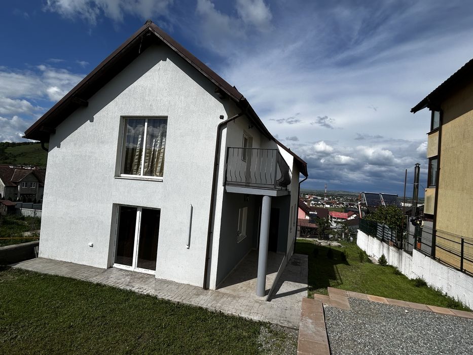 Casa noua de inchiriat Apahida la intrare in Campenesti