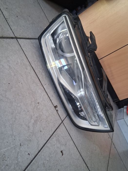 Far Dreapta cu xenon si led, cod 8U0941006C, Audi Q3 (8UB) vol pe stanga