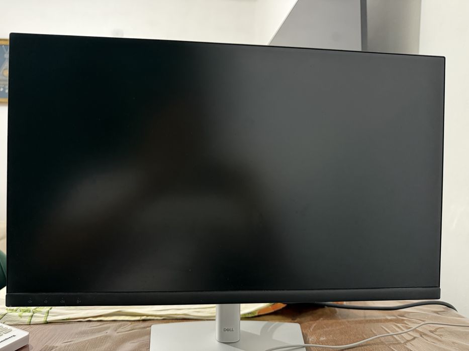 Монитор фирмы Dell