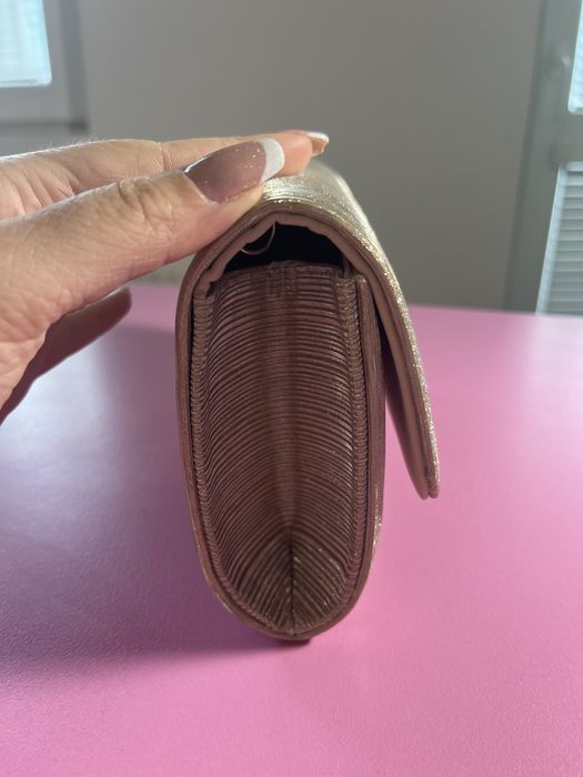 Златиста официална чанта