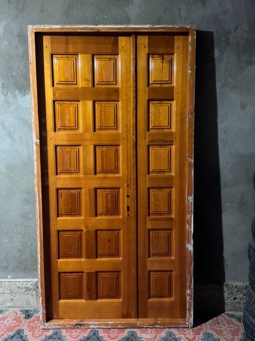 Срочно сотилади тахта ешик