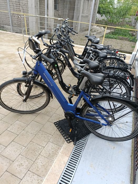 Bicicleta electrica asistata  aluminiu made in germany ,shimano nexux 8 led fata+spate motor central e novation  giant prophete kalkhoff hansa liv