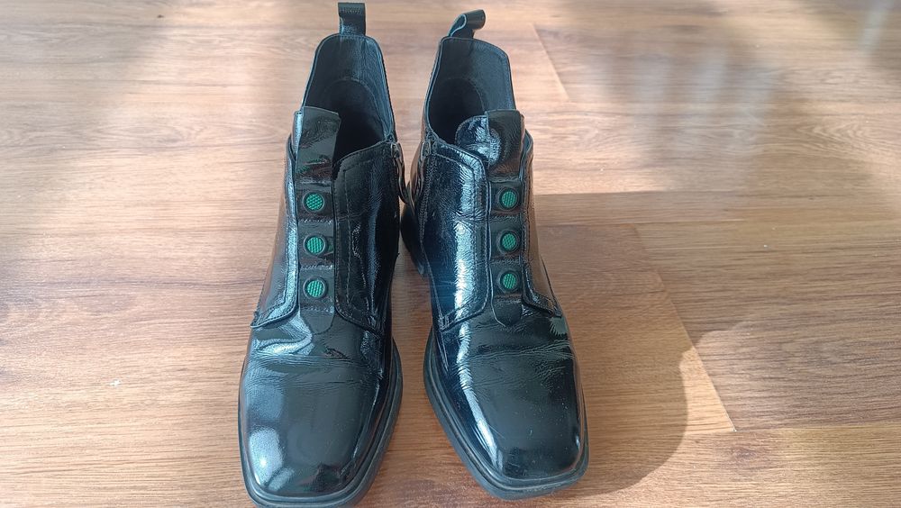 Осенние ботинки, Турция