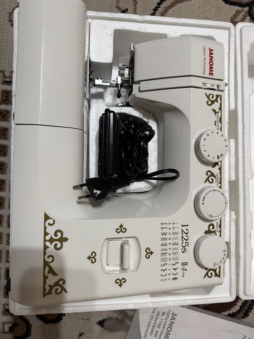 Швейная машина Janome 1225s — Полный комплект!