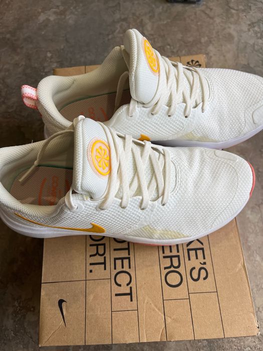 Nike бели маратонки дамски 38