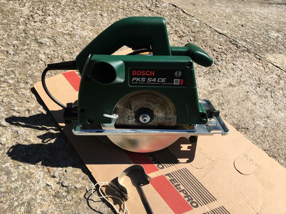 настолен циркуляр Bosch, със стойка Bosch