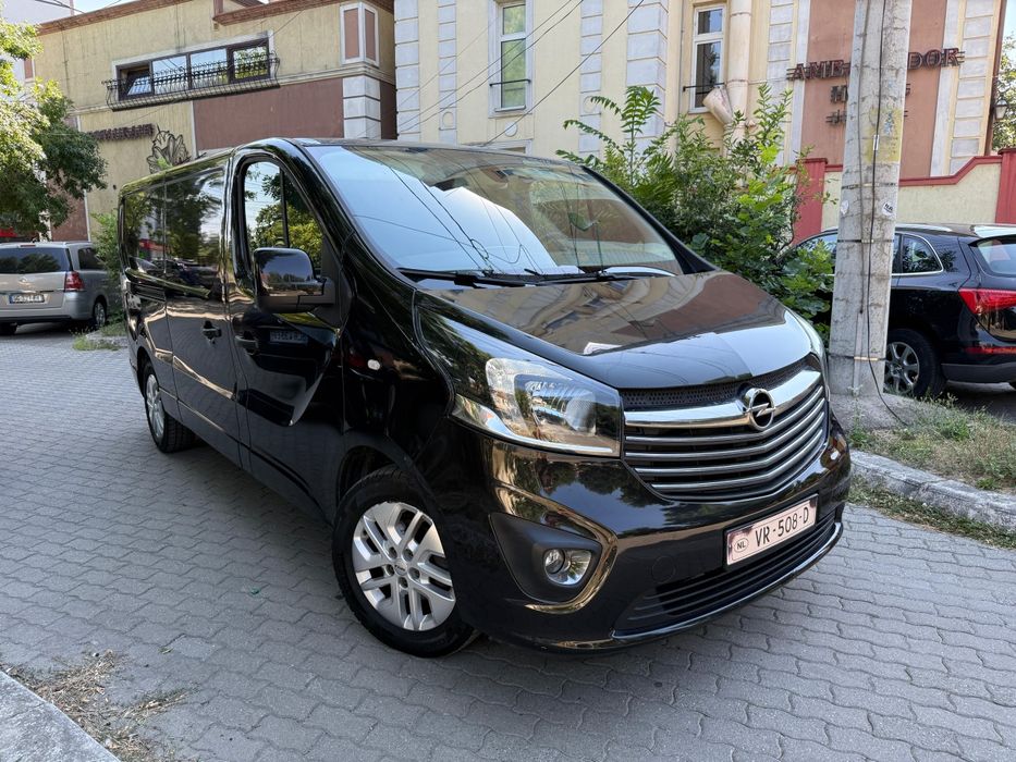 Opel Vivaro mod Extra lung 2016 climatronic,Navi,camera marsalier, impecabil !